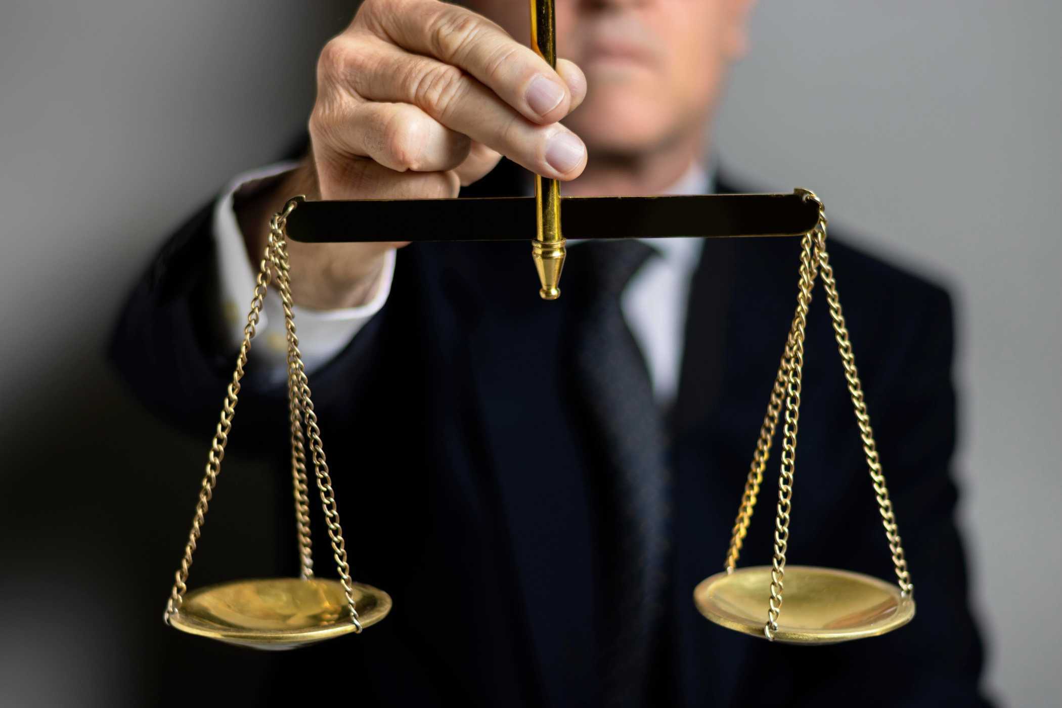 刑事律師推薦怎麼選？委任刑事律師流程、收費一次看