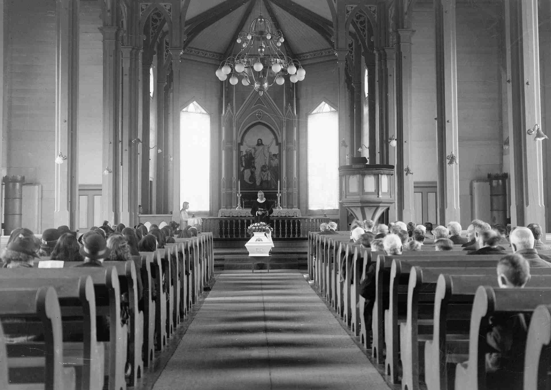 喪假一定要在百日內請嗎？