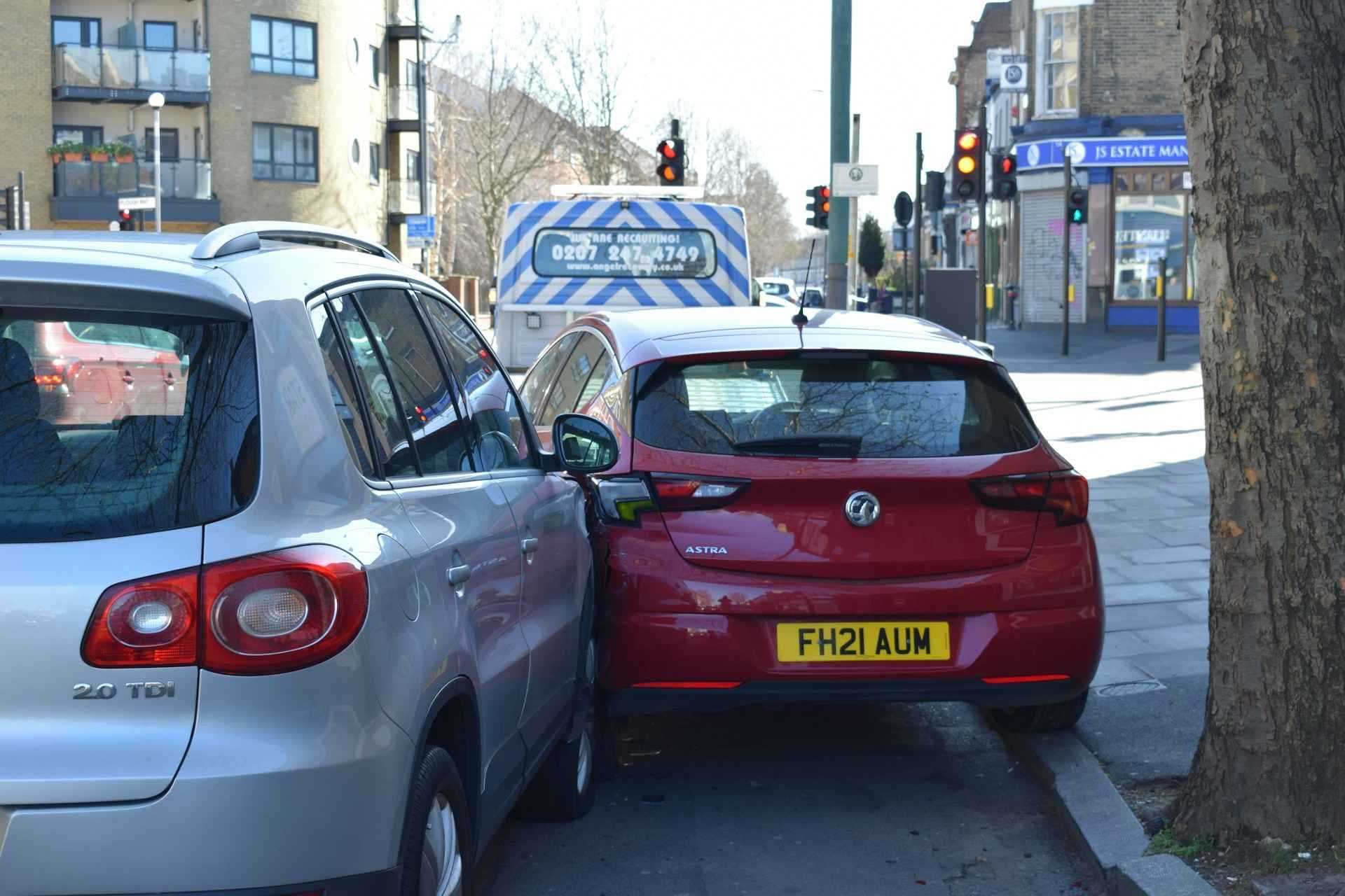 借車車禍要向誰索賠？